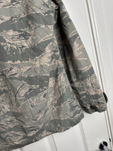 Charger l'image dans la galerie, Surplus US Air Force UCP Uniform Jacket 34 Regular - The Militaria Shop