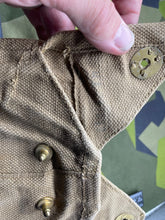 Charger l'image dans la galerie, Original British / Dutch Army 37 Pattern US Army Style Water Bottle Cover - The Militaria Shop