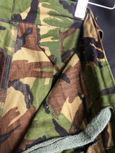 Charger l'image dans la galerie, Genuine British Army DPM Camouflaged Lightweight Trousers - Size 80/72/88 - The Militaria Shop