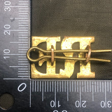 Load image into Gallery viewer, Original WW1 British Army Royal Engineers RE Brass Shoulder Title - The Militaria Shop