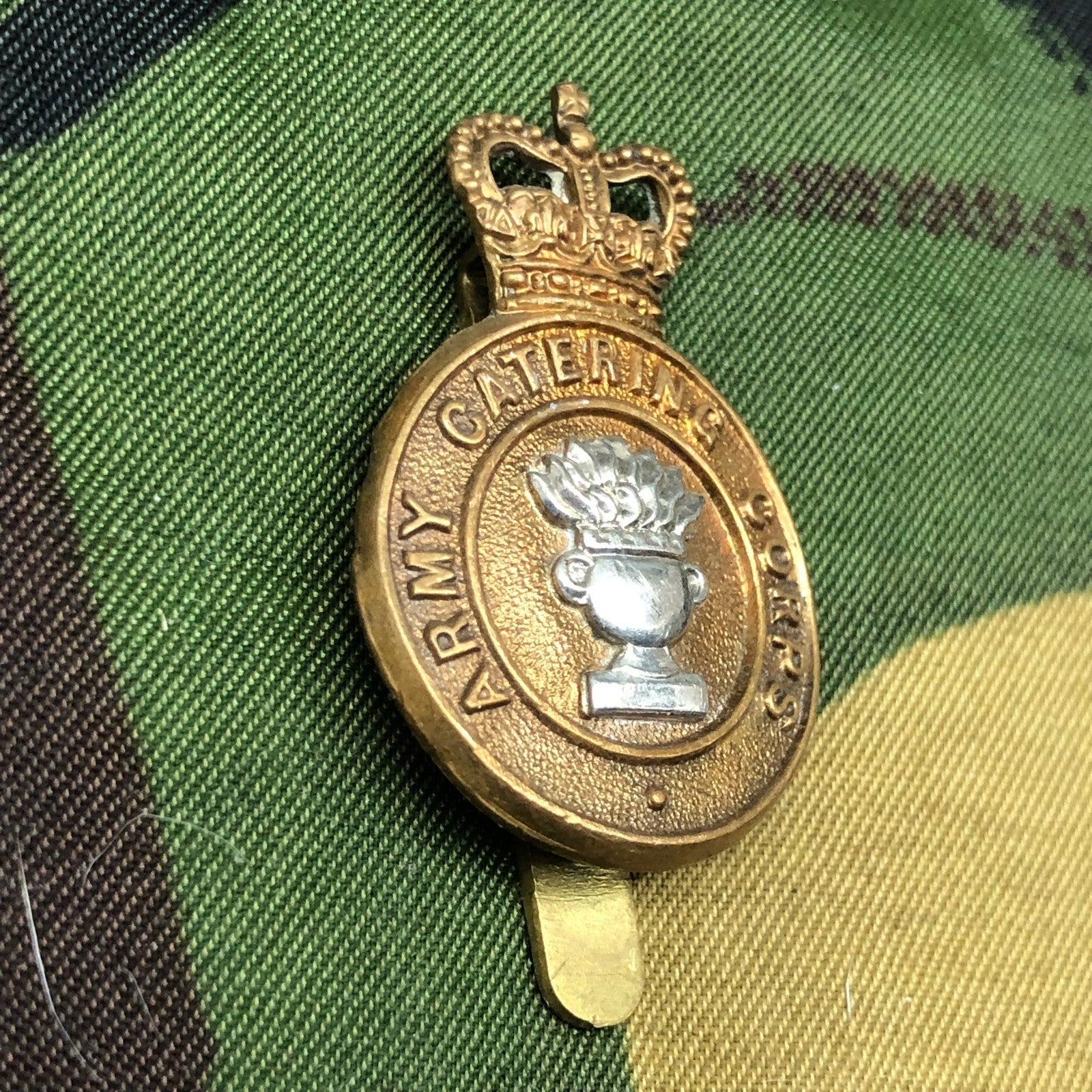Original British Army Cap Badge - Army Catering Corps - The Militaria Shop
