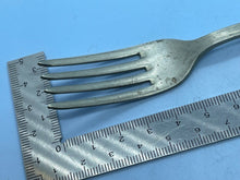 Lade das Bild in den Galerie-Viewer, Original WW1 / WW2 Australian Army Marked Mess Fork - The Militaria Shop