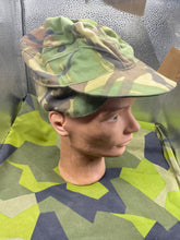 Load image into Gallery viewer, Original British Army 68 Pattern Cold Weather DPM Combat Camouflage - Size 6 1/2 - The Militaria Shop