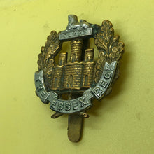Load image into Gallery viewer, Original WW1/WW2 British Army The Essex Regiment Cap Badge - The Militaria Shop