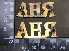 Load image into Gallery viewer, Original WW1 British Army Brass Shoulder Titles - Royal Horse Artillery RHA - The Militaria Shop
