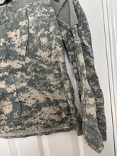 Charger l'image dans la galerie, Surplus US Army ACU Combat Uniform Jacket -Size Medium-Short - The Militaria Shop