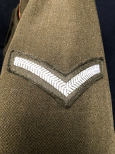 Charger l'image dans la galerie, Genuine British Army No.2 Dress Uniform Jacket - Grade 1 - Size 170/100/84 - The Militaria Shop