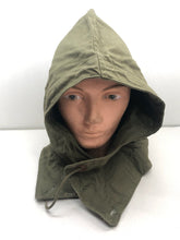 Lade das Bild in den Galerie-Viewer, Original WW2 US Army M-1943 Smock Hood - Size Medium - The Militaria Shop