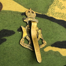 Load image into Gallery viewer, Original WW1 British Cap Badge - 1st Surrey Rifles - The Militaria Shop