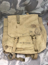 Charger l'image dans la galerie, Original WW2 Dated British Army 37 Pattern Large Pack & Straps - Great Condition - The Militaria Shop