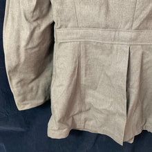 Lade das Bild in den Galerie-Viewer, Original WW2 US Army Class A Dress Jacket 1943 - Private Ryan Prop - 39" Large - The Militaria Shop