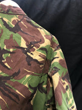 Charger l'image dans la galerie, Genuine British Army Camouflage DPM Jacket - Size 170/104 - The Militaria Shop