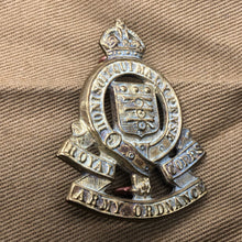 Load image into Gallery viewer, Original WW2 British Army Royal Army Ordnance Corps RAOC Cap Badge - The Militaria Shop