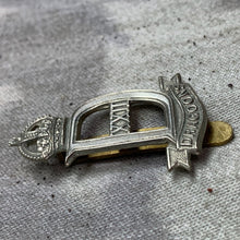 Load image into Gallery viewer, Original WW2 British Army 22nd Dragoon Guards Cap Badge - King's Crown - The Militaria Shop
