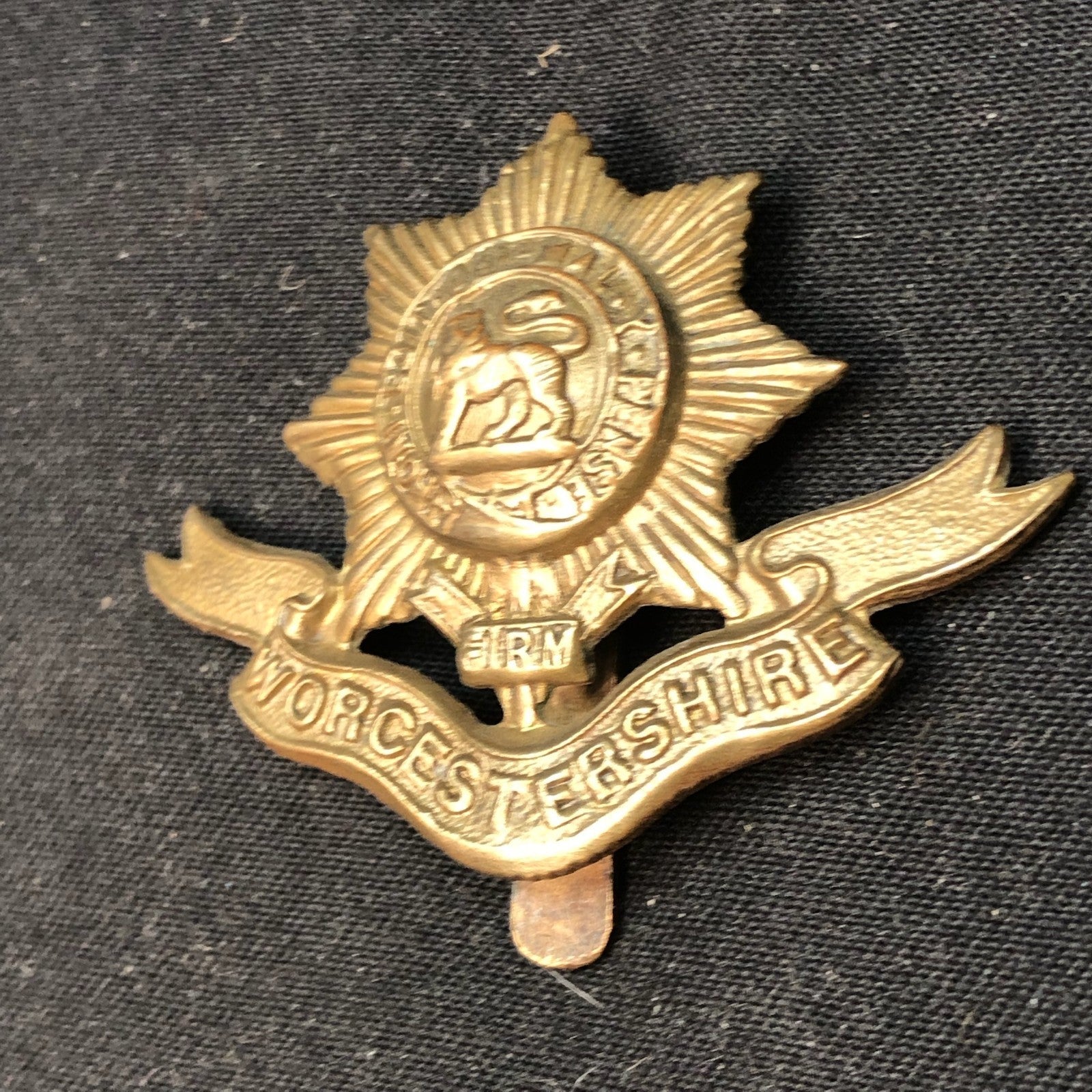 Genuine WW2 British Army Brass Cap Badge - Worcestershire Regiment - The Militaria Shop