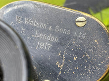 Charger l'image dans la galerie, Original Pair of British Army WW1 Dated Binoculars in Leather Case - The Militaria Shop