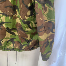 Lade das Bild in den Galerie-Viewer, British Army Grade 1 Windproof Woodland DPM Camo Combat Smock - Size 160/104 - The Militaria Shop