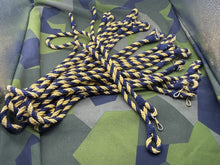 Lade das Bild in den Galerie-Viewer, Original British Army Whistle Lanyard with Clip - The Militaria Shop