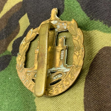Load image into Gallery viewer, Original British Army Dorsetshire Regiment Cap Badge - The Militaria Shop