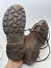 Lade das Bild in den Galerie-Viewer, British Army Surplus Brown Leather Combat Boots - YDS - Size UK 7 M - The Militaria Shop