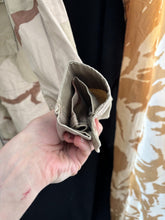 Load image into Gallery viewer, Gulf War US Army DCU Camouflaged Combat Field Coat/Jacket - Medium/Regular - The Militaria Shop