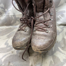Load image into Gallery viewer, British Army Brown Leather Combat Boots - Altberg - Size UK 7M - The Militaria Shop