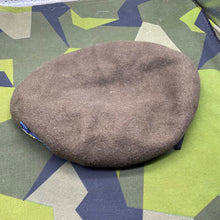 Load image into Gallery viewer, Original British Army Guards Divisions Beret - Size 55cm - The Militaria Shop