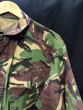 Charger l'image dans la galerie, Genuine British Army Camouflage DPM Jacket - Size 170/104 - The Militaria Shop