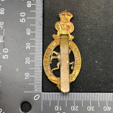 Load image into Gallery viewer, Original WW1 British Army Cap Badge - Army Remount Service - The Militaria Shop
