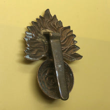 Lade das Bild in den Galerie-Viewer, Original British Army Cap Badge - Royal Fusiliers - The Militaria Shop