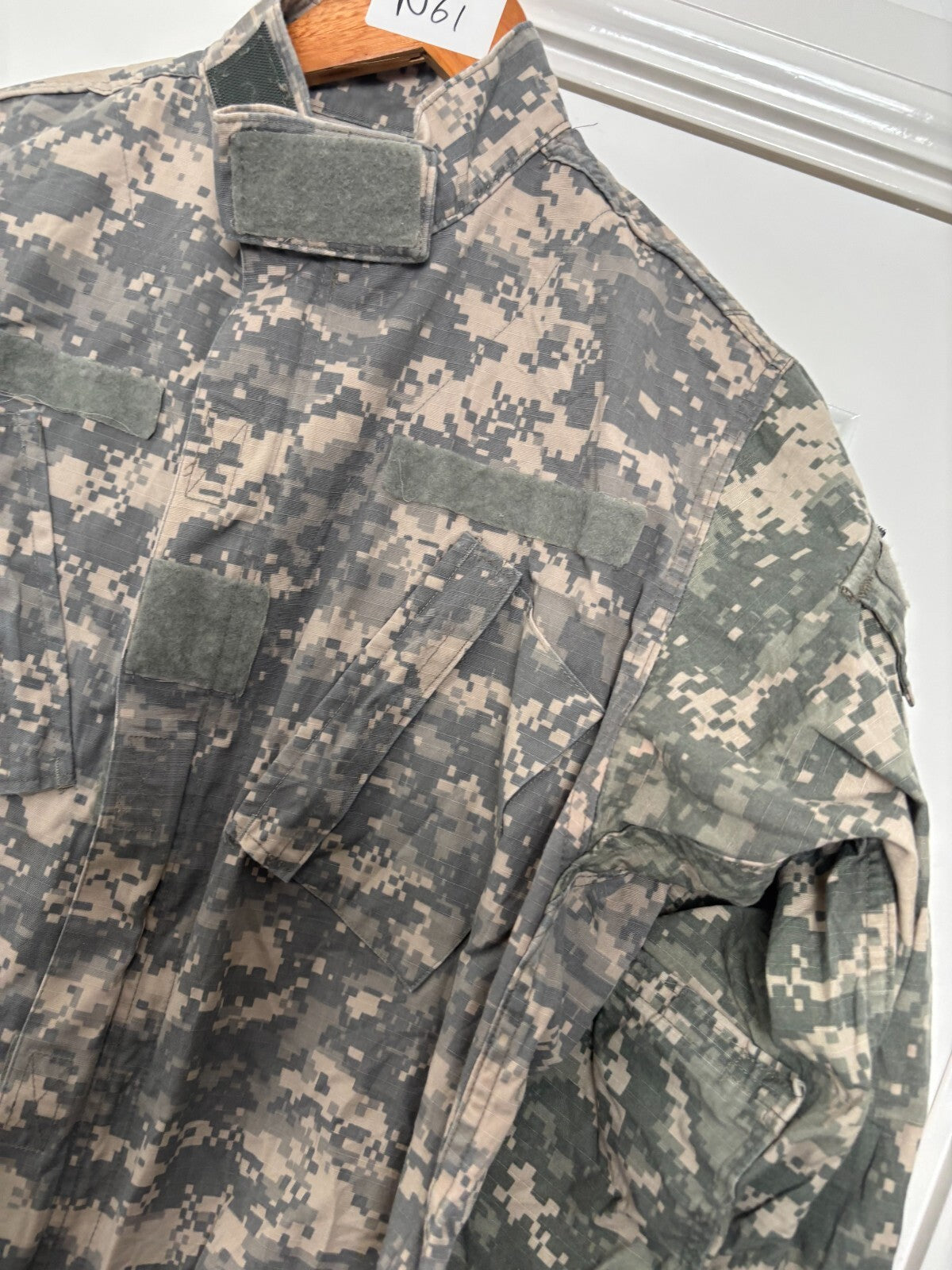 Surplus US Army ACU Combat Uniform Jacket -Size Small-Regular - The Militaria Shop