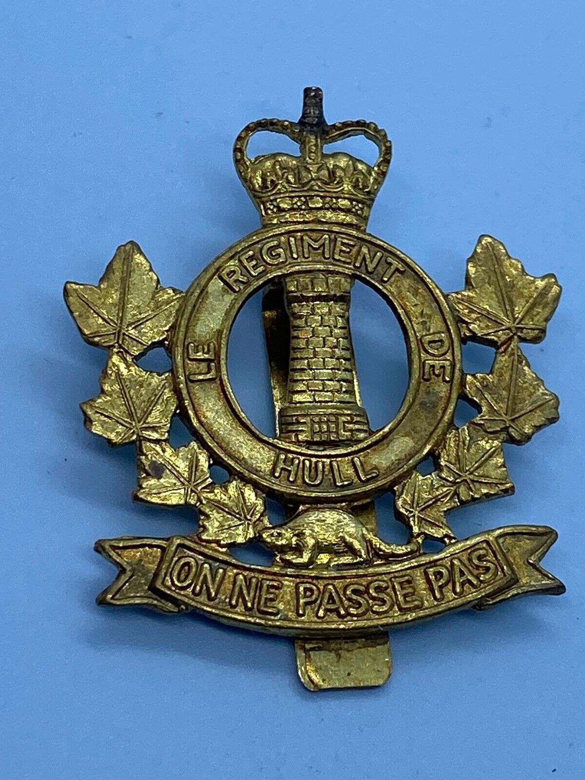 Original Canadian Army Le Regiment de Hull Cap Badge - The Militaria Shop