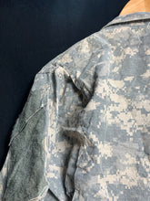 Load image into Gallery viewer, US Army Issue ACU Digicam Digital Camouflage Ripstop Shirt - Small - Regular - The Militaria Shop