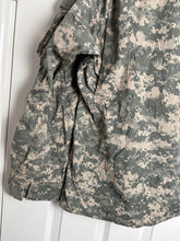 Lade das Bild in den Galerie-Viewer, Surplus US Army ACU Combat Uniform Jacket-Small Regular - The Militaria Shop