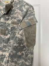 Load image into Gallery viewer, Surplus US Army ACU Combat Uniform Jacket -Size Medium-Regular - The Militaria Shop