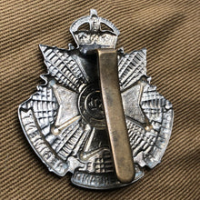 Load image into Gallery viewer, Original WW1 British Army 5th (Cumberland) Batallion Border Regiment Cap Badge - The Militaria Shop