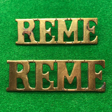 Load image into Gallery viewer, Original WW2 British Army REME Mechanical Engineers Brass Shoulder Titles - The Militaria Shop