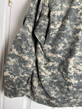 Charger l'image dans la galerie, Surplus US Army ACU Combat Uniform Jacket-Small Short - The Militaria Shop