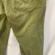 Charger l'image dans la galerie, Genuine British Army Surplus Lightweight Men's Trousers - Size 72/80/96 - The Militaria Shop
