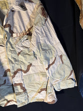 Charger l'image dans la galerie, Gulf War US Army DCU Camouflaged Combat Field Jacket Airborne - Medium/Regular - The Militaria Shop