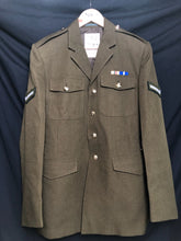 Lade das Bild in den Galerie-Viewer, British Army Grade 1 No.2 Dress Uniform Jacket - Green Howards - Size 182/100/84 - The Militaria Shop