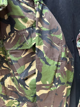 Lade das Bild in den Galerie-Viewer, Genuine British Army DPM Camouflaged Combat Field Jacket - Size 160/104 - The Militaria Shop