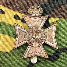 Lade das Bild in den Galerie-Viewer, Original WW1 British Cap Badge - Buckinghamshire Battalion - The Militaria Shop