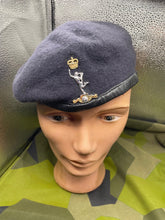Load image into Gallery viewer, Original British Army Signals Regiment Beret with Badge - Size 56cm - The Militaria Shop