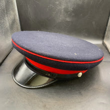 Lade das Bild in den Galerie-Viewer, British Army Royal Artillery Peaked Cap - Size 55 - The Militaria Shop
