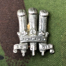 Lade das Bild in den Galerie-Viewer, Original WW1 British Army Collar Badge - 2nd King Edward's Own Gurkha Rifles - The Militaria Shop