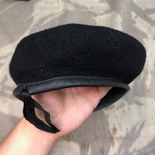 Lade das Bild in den Galerie-Viewer, Genuine British Army Forces Beret - RTR Royal Tank Regiment - Size 53 - The Militaria Shop