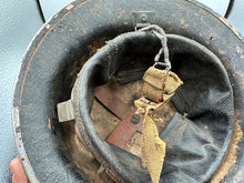 Lade das Bild in den Galerie-Viewer, Original WW2 British Style South African Mk2 Army Combat Helmet & Liner - The Militaria Shop