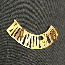 Load image into Gallery viewer, Original WW1 British Army City of London Brass Shoulder Title - The Militaria Shop