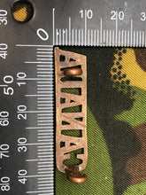 Load image into Gallery viewer, Genuine Canadian Army WW1 Brass Shoulder Title - CANADA - The Militaria Shop